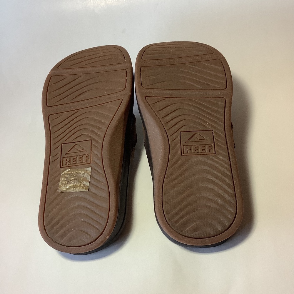 Reef Brown and Black Leather Flip Flop Sandals - Picture 2 of 8